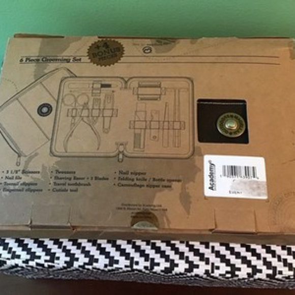 Magellan Outdoors 6 Piece Grooming Set with Bonus Pieces - Picture 2 of 2